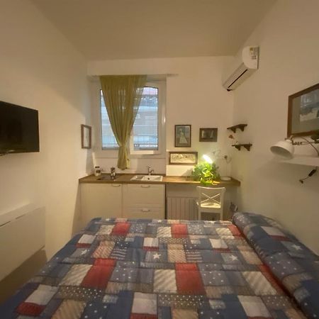 Piccolo E Indipendente A Garbatella Apartment Rome Bagian luar foto