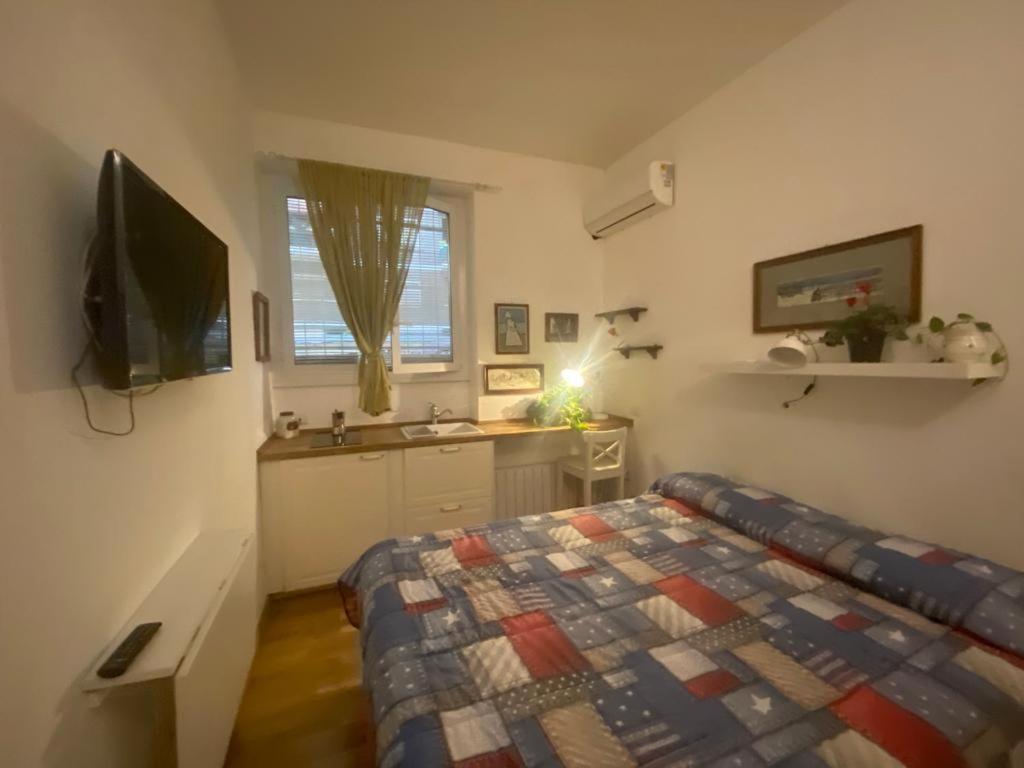 Piccolo E Indipendente A Garbatella Apartment Rome Bagian luar foto